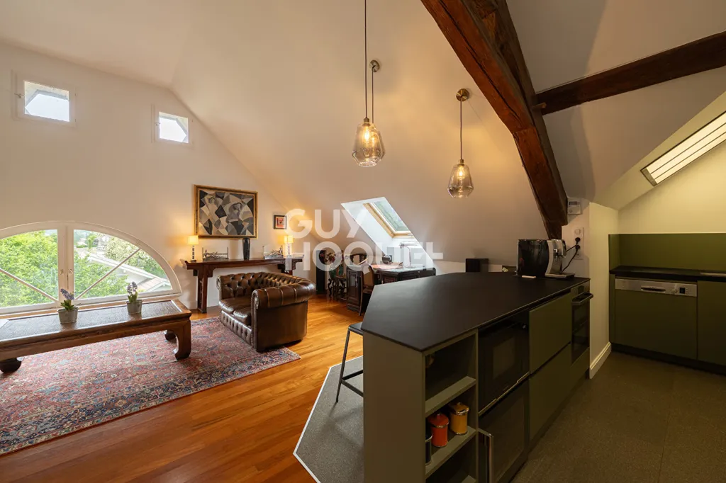 Living Room - 5-Piece Apartment with Balcony in Sevrier