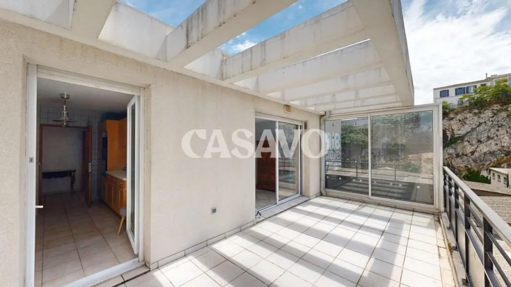 Terrasse - Appartement Familial avec Terrasse à Marseille-Vauban