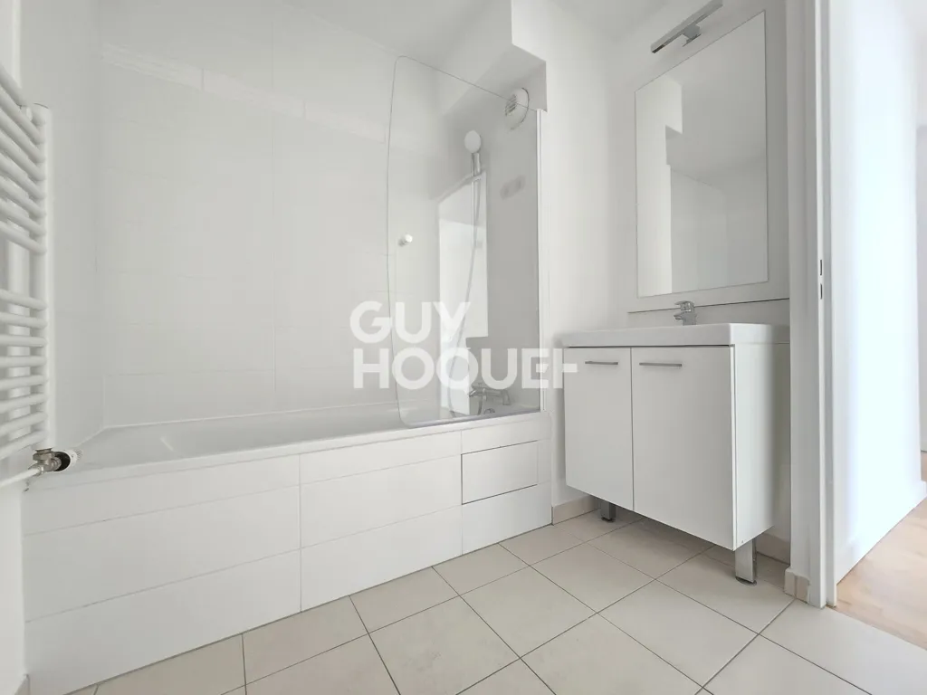 Salles de bain - Appartement 2 Pièces avec Balcon à Cachan