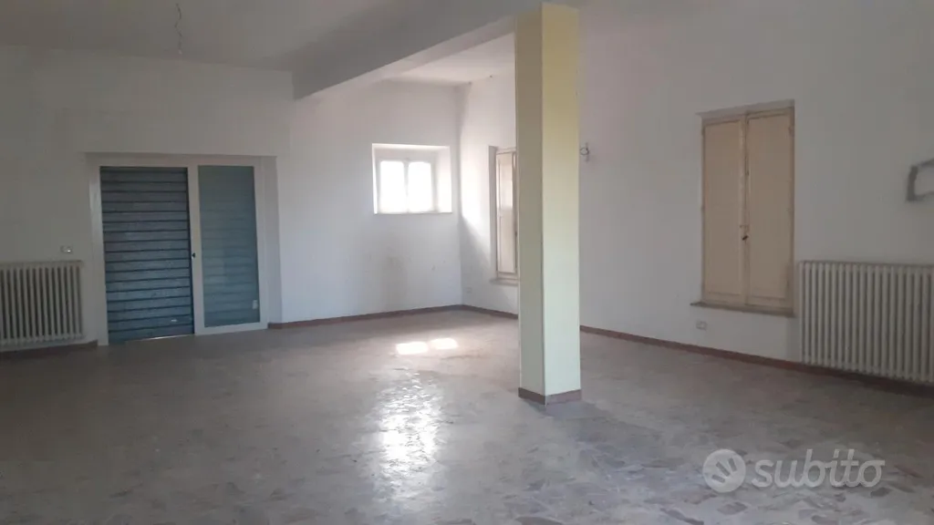Stanze - Casa padronale con corte a Roma