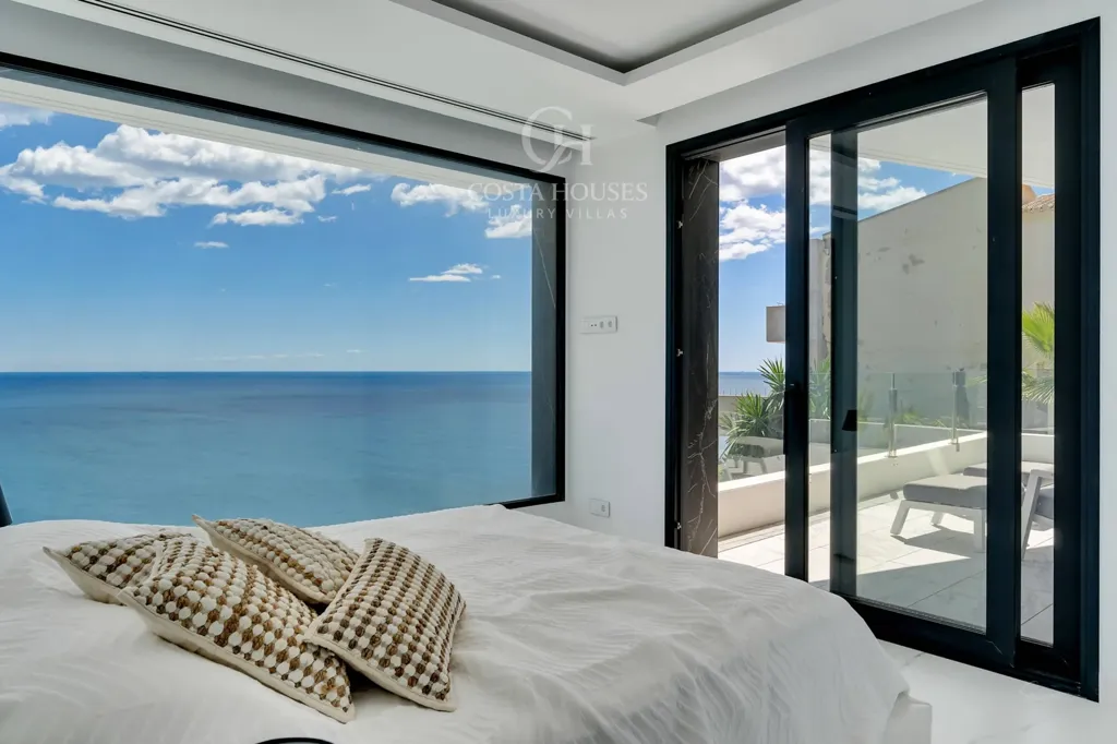 Magamistoad - Contemporary Villa with Seafront Views in Jávea