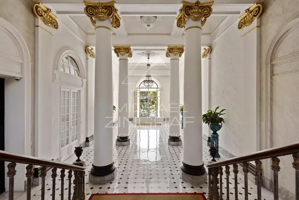 hallway_entrance