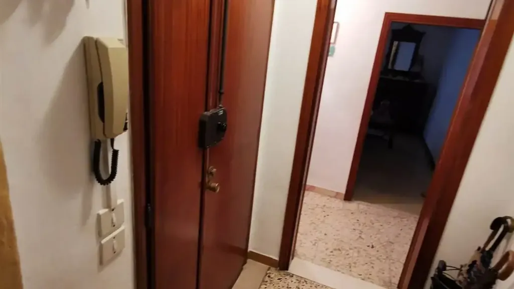 Entrée - Three-Bedroom Apartment in Historic Centre, Colle Di Val D'Elsa