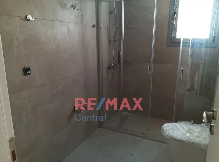 Salles de bain - Modern Apartment with Sea View in Alimos
