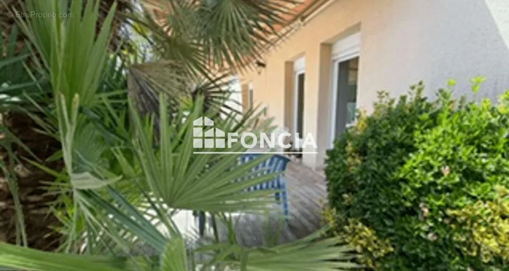 Terrass - Charming Longère with Garden in Mansigne
