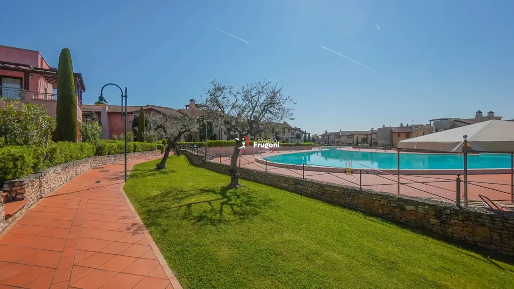 Bassein - Bilocale with Pool in Manerba del Garda