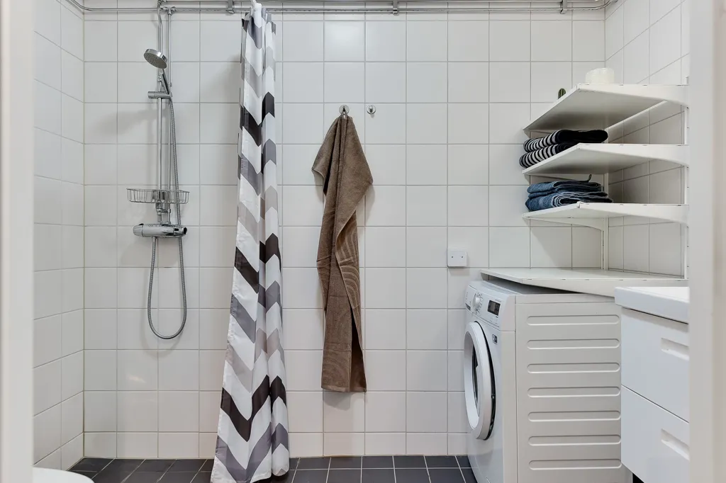 Salles de bain - Modern Flat with Balcony in Västerbotten