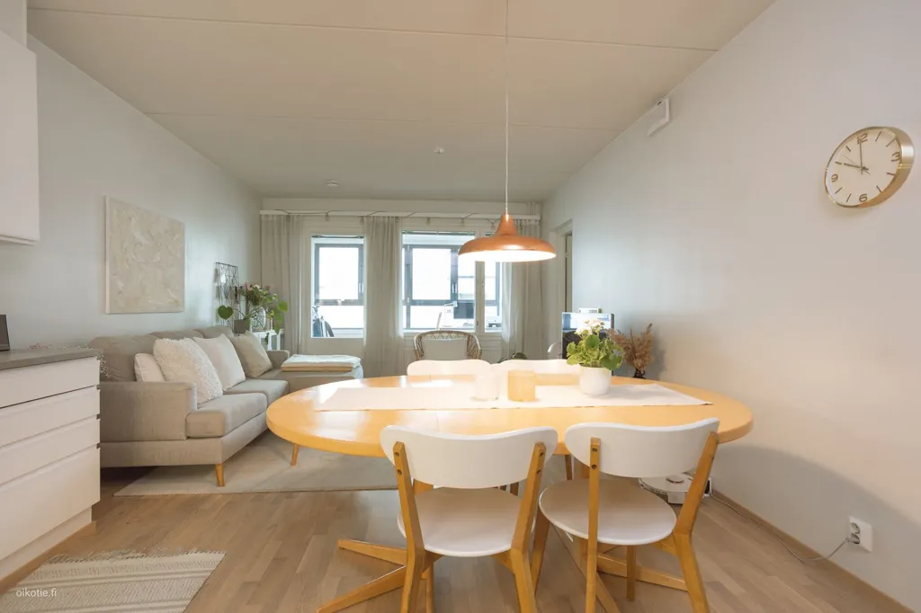 Salle à manger - Scandinavian-Style City Flat with Balcony in Vaasa