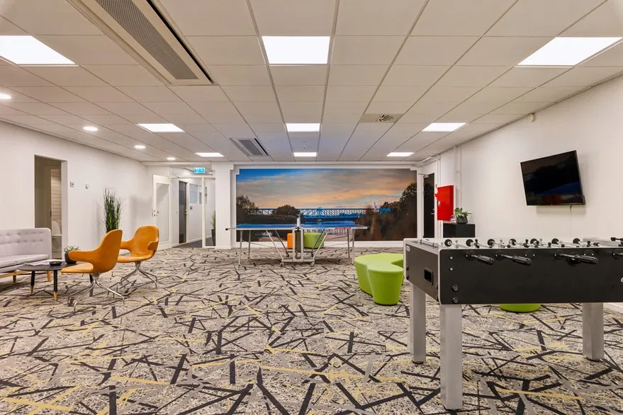 Pièces - Office Space with Elevator Access in Randers