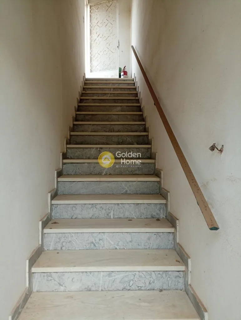 Rooms - Neoclassical Building with Sea View in Selinias