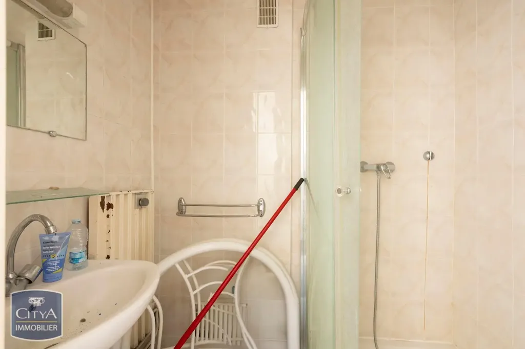 Vannitoad - City-Centre Flat with Balcony in Dax