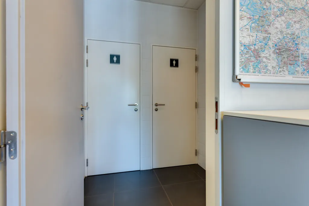 Entrée - Bureau Rénové avec Grandes Vues à Aalter