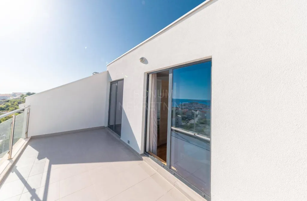 Rõdu - Luxury Apartment with Sea View in Primošten