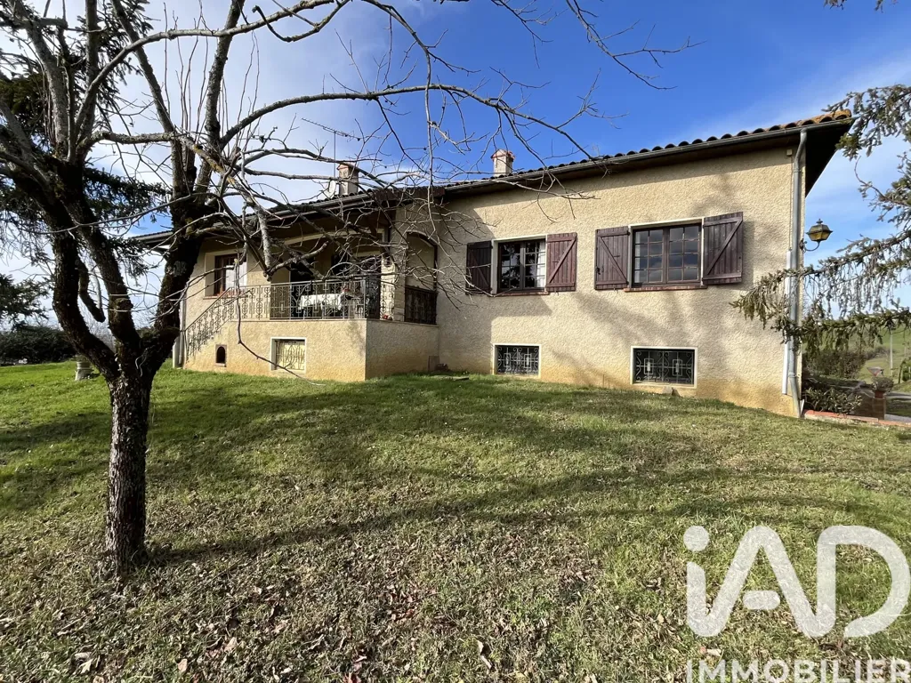 Extérieur - Maison avec Vue sur les Pyrénées à Beaumarchés