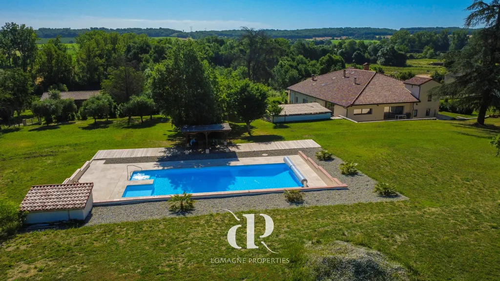 Vista aerea - Two-Roomed Houses with Pool in Lomagne