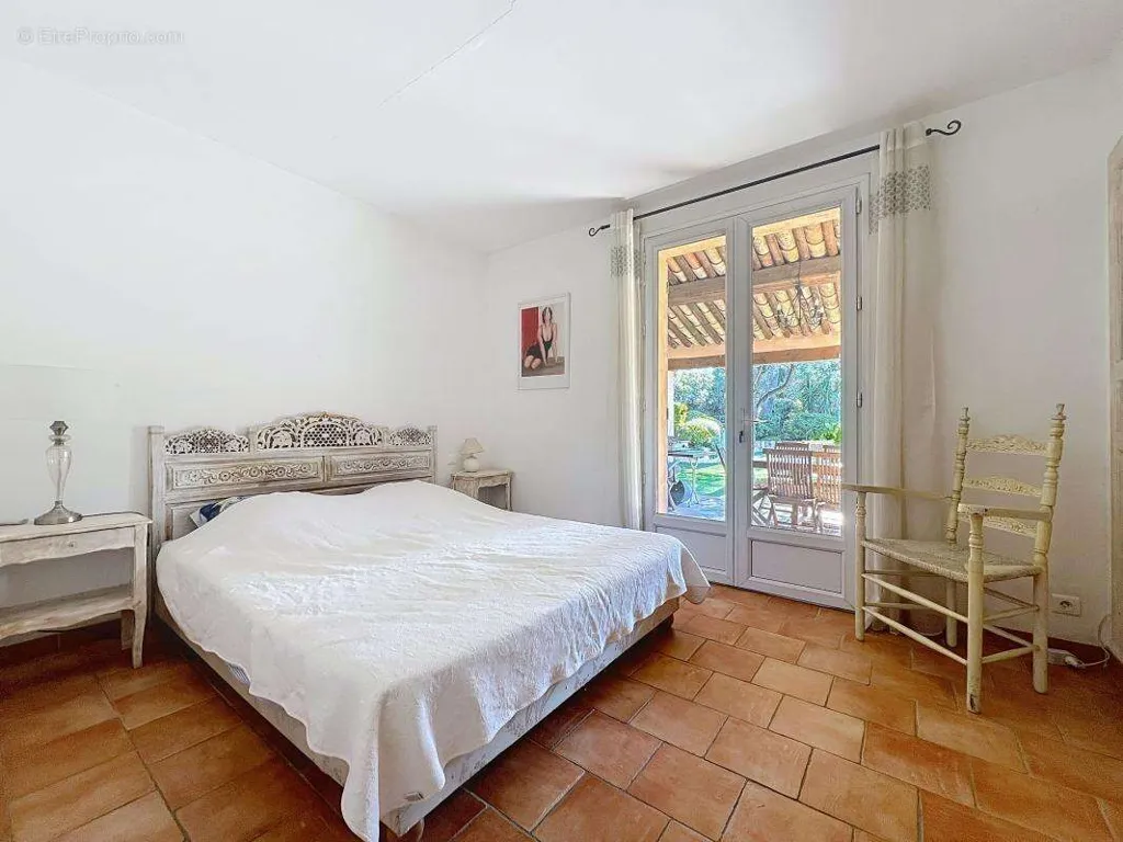 Chambres - Propriété Provençale avec Piscine et Jardin Paysager