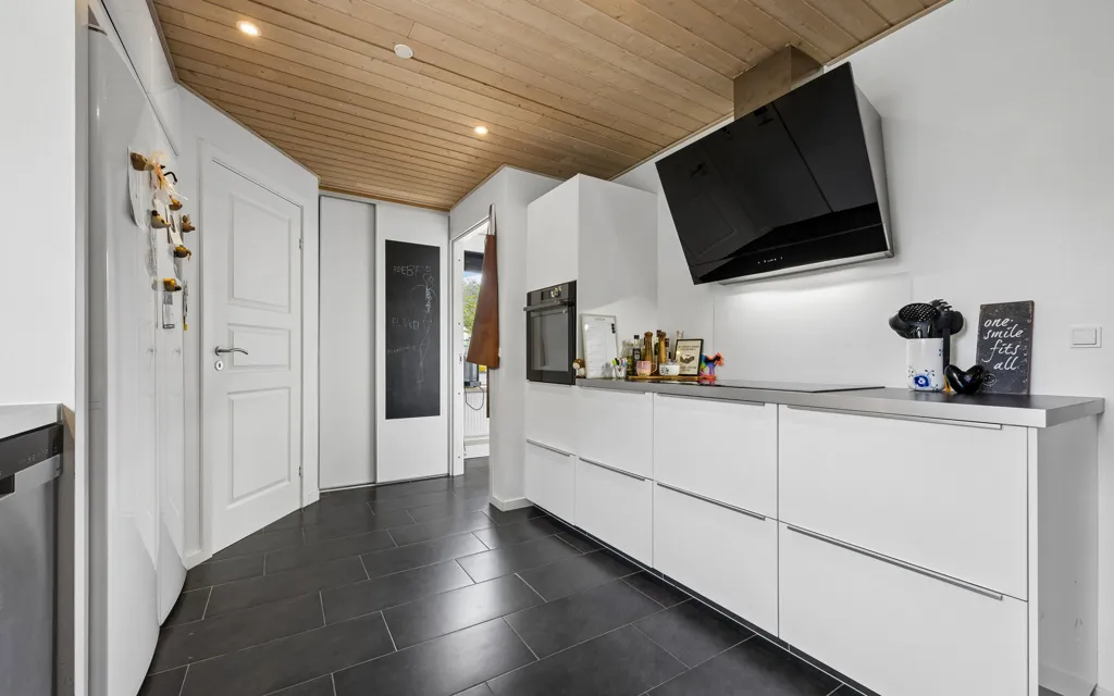 Cuisine - Fenced Villa with Garden in Høng