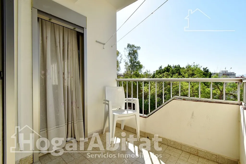 Rõdu - Spacious Flat with Balcony in Oliva