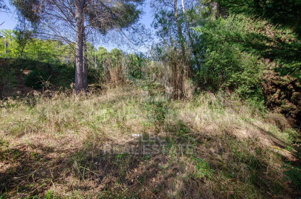 Jardin - Corner Plot with Villa Project in Bellaterra