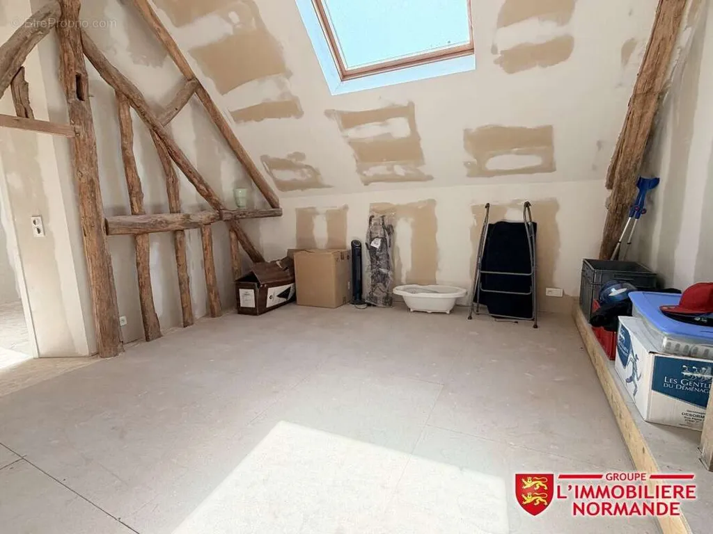 Pièces - Propriété de Charme avec Garage à Pacy-sur-Eure