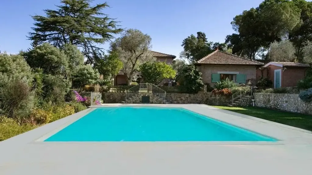 Bassein - Historic Villa with Pool in Porto Azzurro