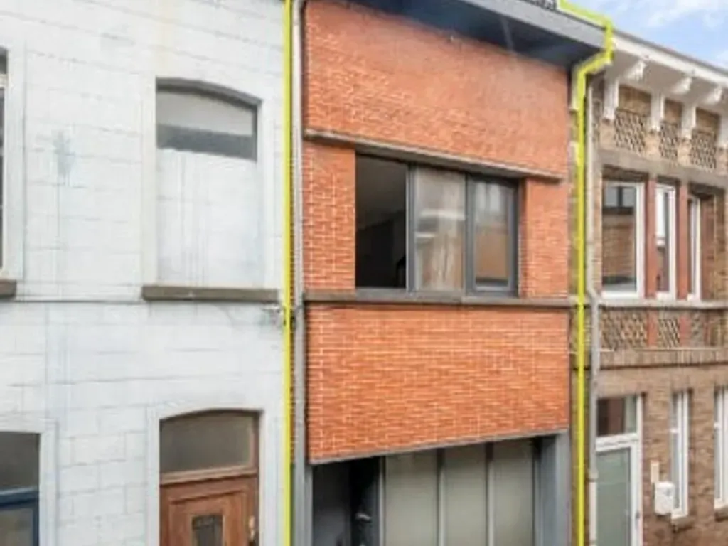 Esterno - Income-Generating House with Studio in Eeklo