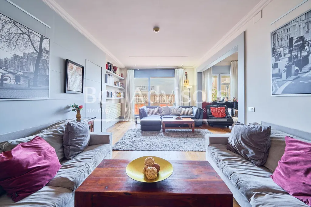 Elutuba - Penthouse with Rooftop Pool in Dreta de l'Eixample, Barcelona