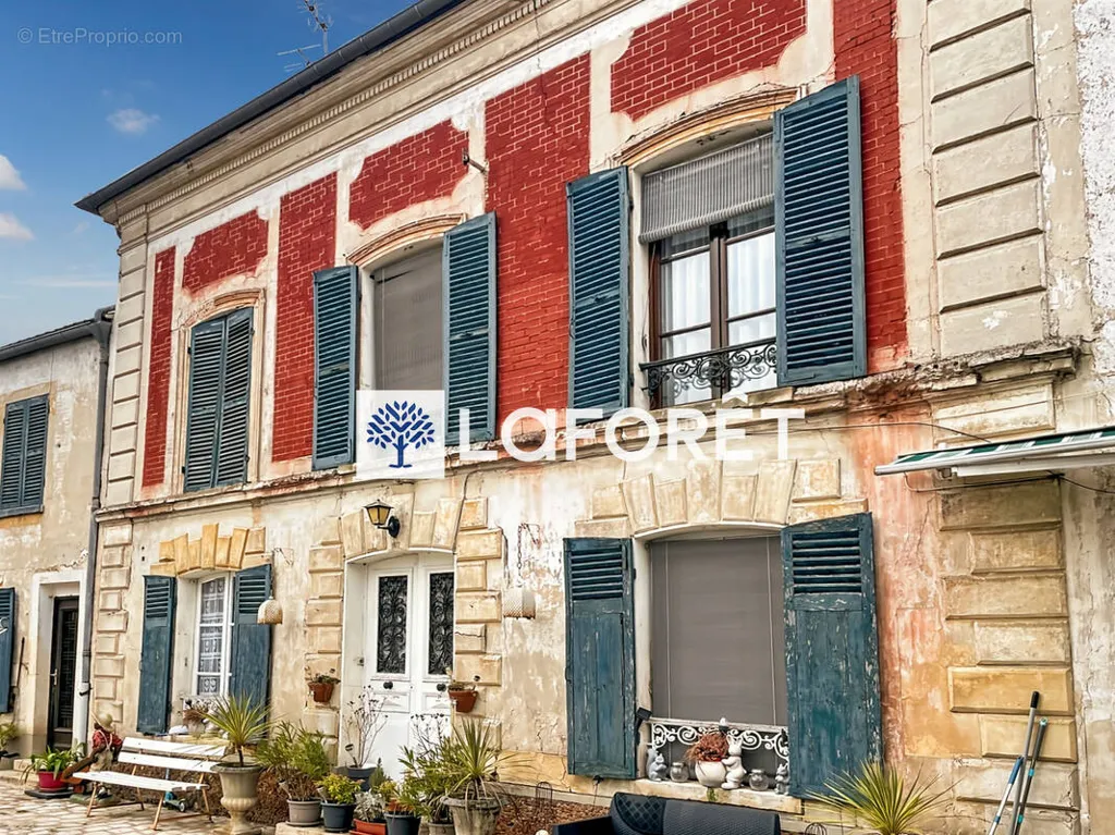 Extérieur - Appartement avec Jardin au Cœur de Crespières