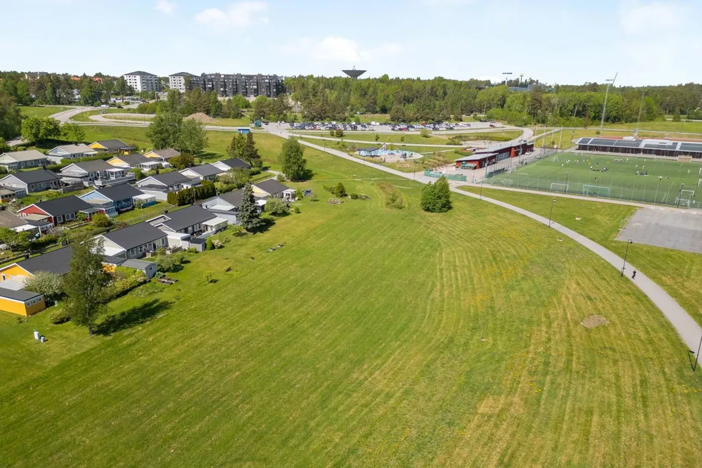 4-toaline maja asukohas Upplands-Bro kommun