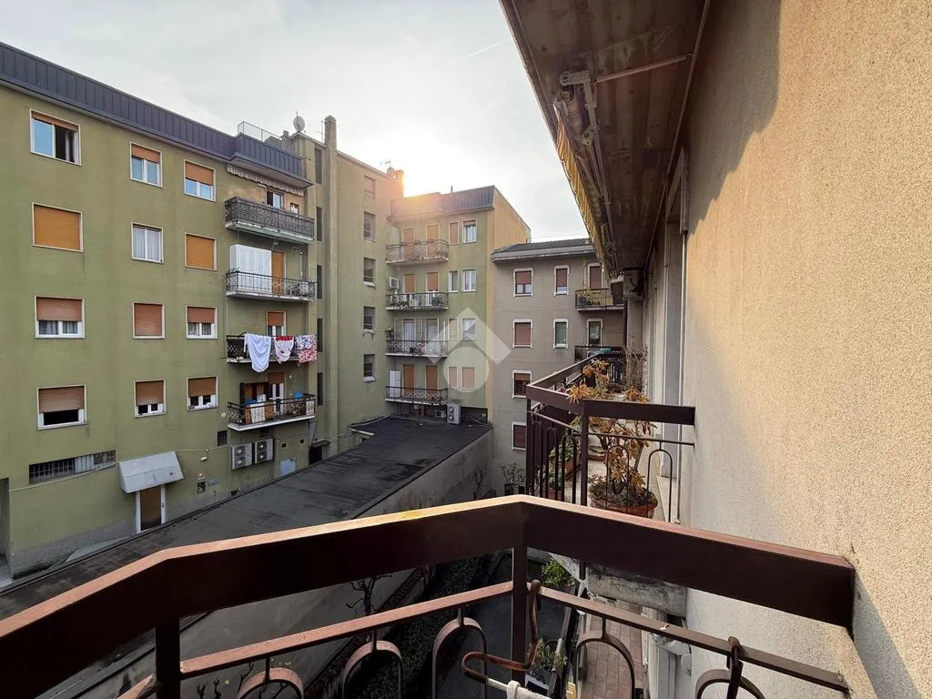 Balcon - Apartment with Balcony and Garden in Brescia