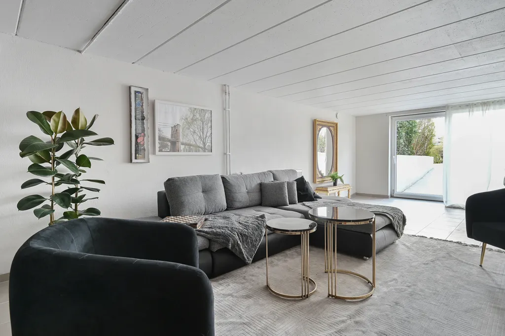 Séjour - Fully Renovated Villa with Sunny Garden in Järfälla