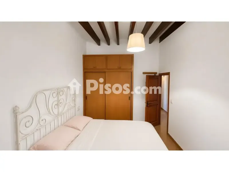 Chambres - Historic Attic with Terrace in Carrer dels Oms