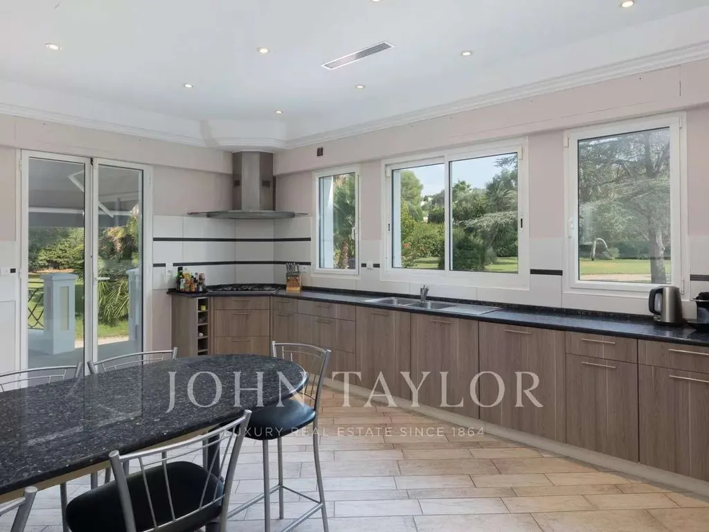 Kitchen - 1930s Residence with Sea View in Cap d’Antibes