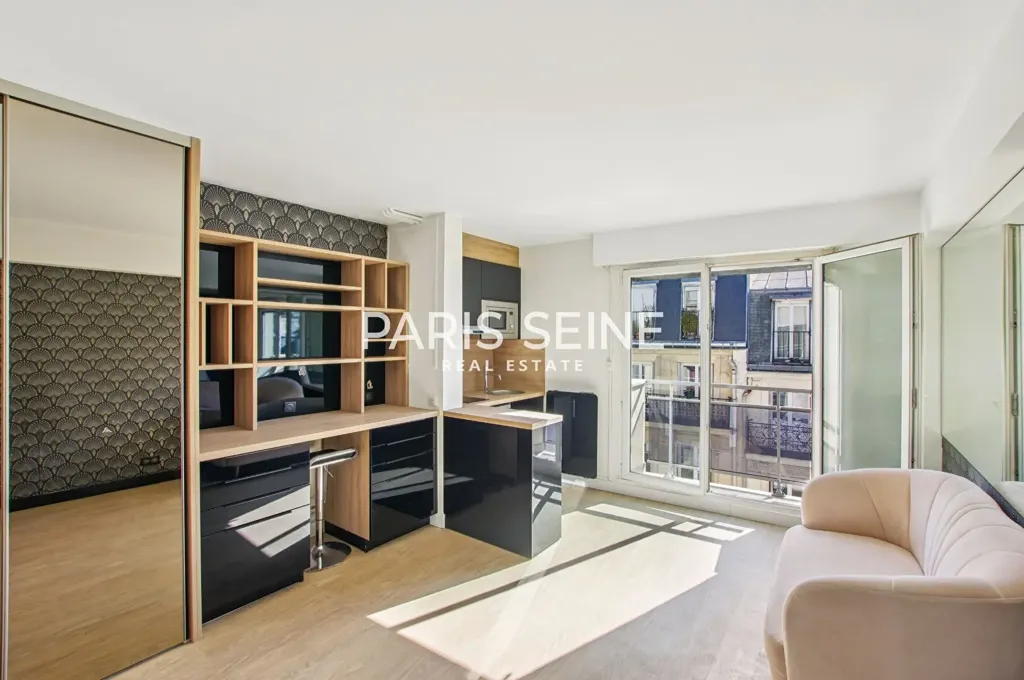 Séjour - Studio avec Balcon Vue Sacré-Coeur à Abbesses
