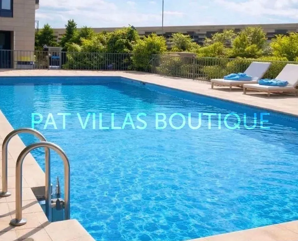 Bassein - Duplex with Pool and Terrace in Sanchinarro