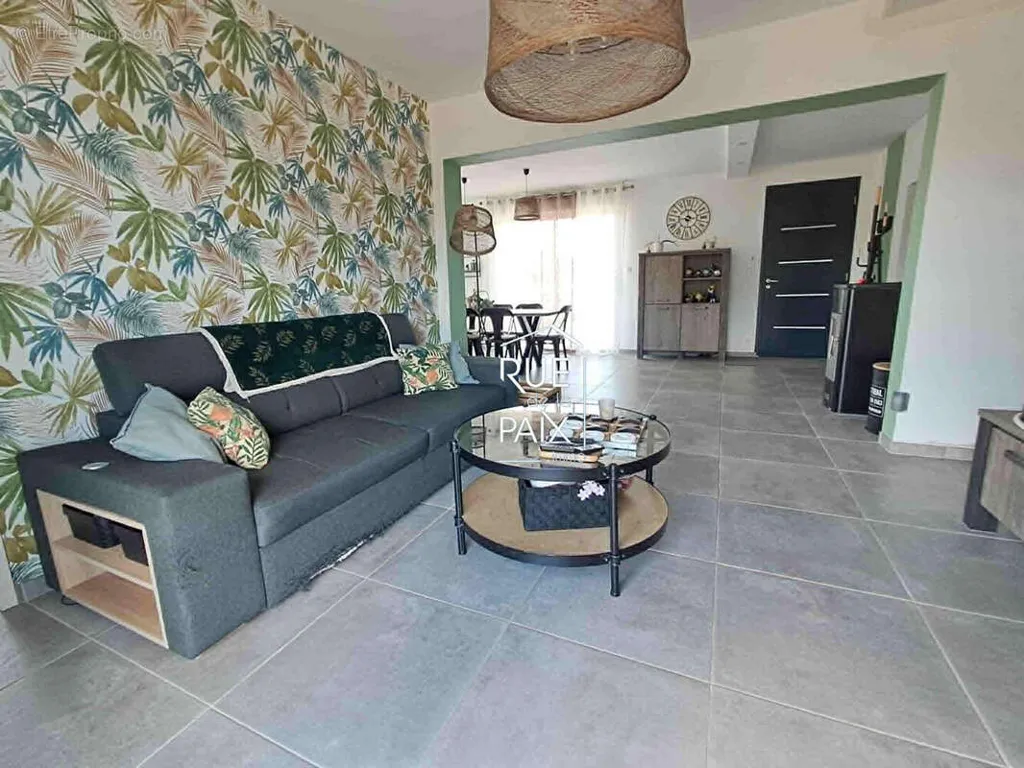 Soggiorno - Charming House with Full Basement in Garden