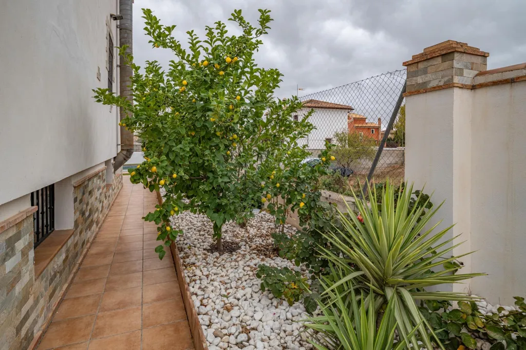 Aed - Chalet with Pool and Terrace in Otura