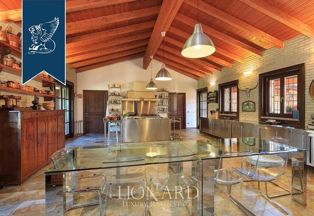 Salle à manger - Luxury Villa with Organic Farm in Cusago