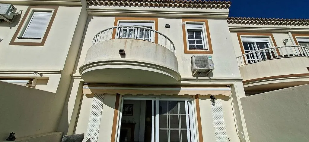 Välivaade - Semi-Detached Villa with Pool in Chayofa