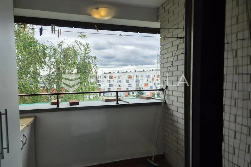 Rõdu - Two-Bedroom Apartment with Lift in Dugave, Zagreb