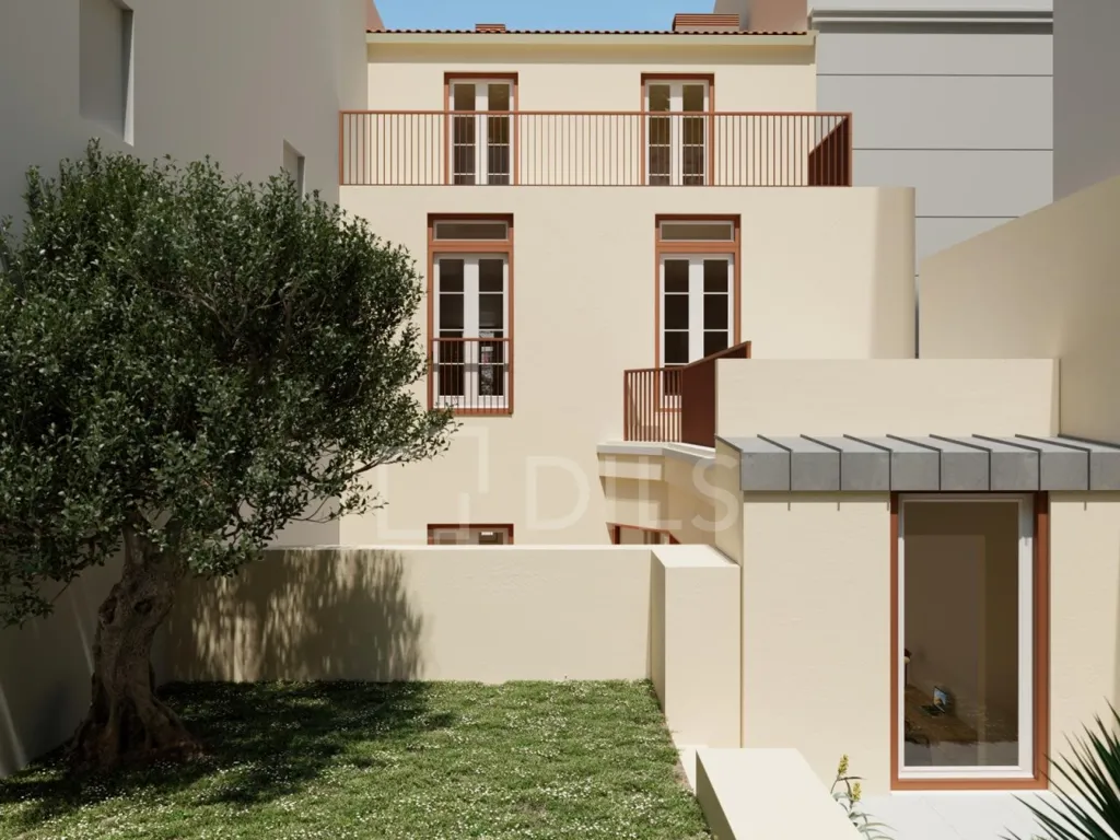 Studio Apartment with Balcony in Graça