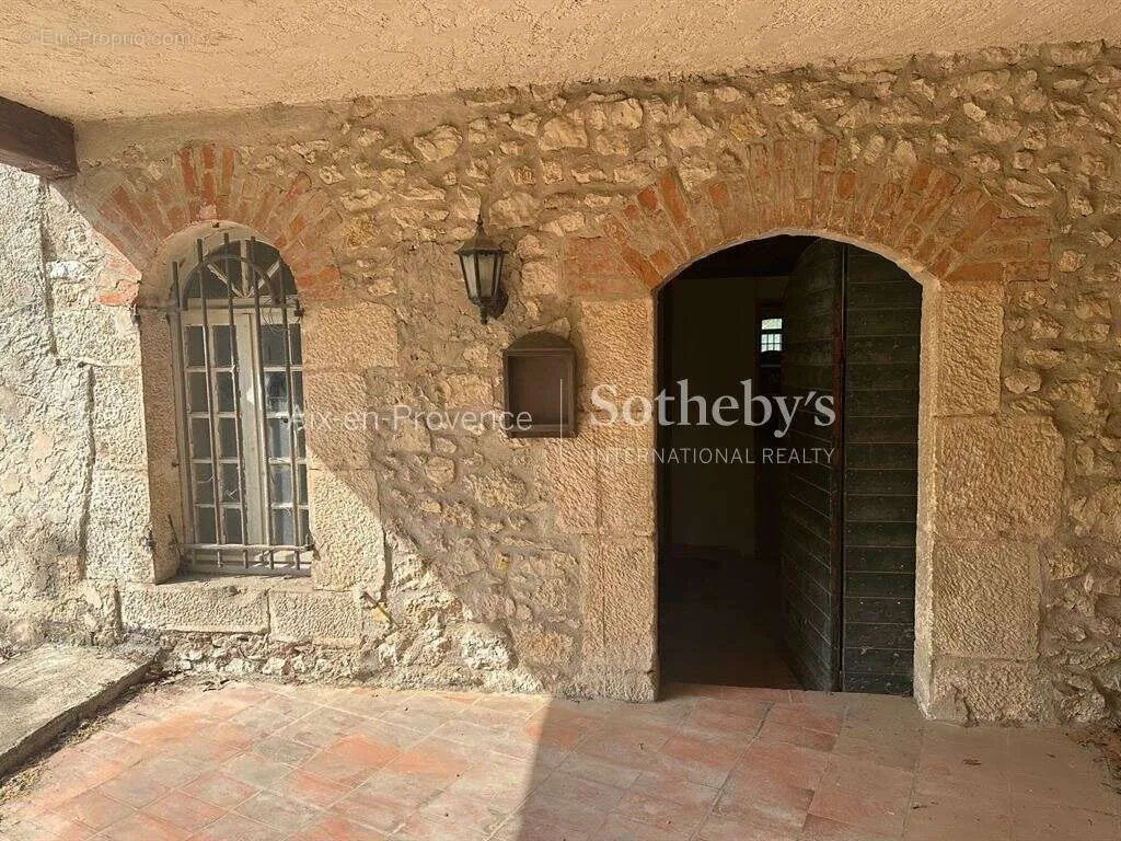 Aed - Renovated Mill with River View near Aix-en-Provence