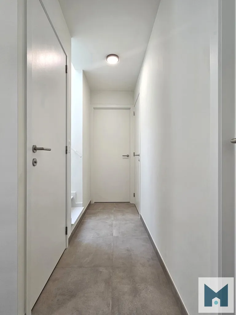 hallway_entrance