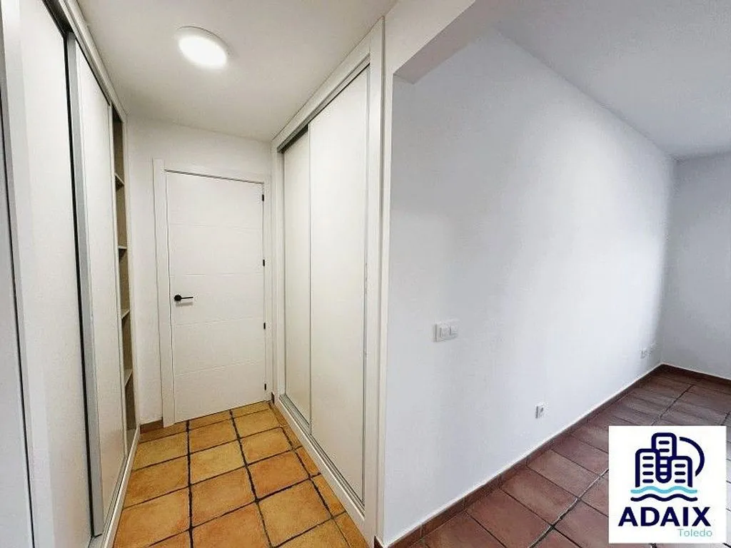 Toad - Modern Flat with Balcony in Santa Olalla