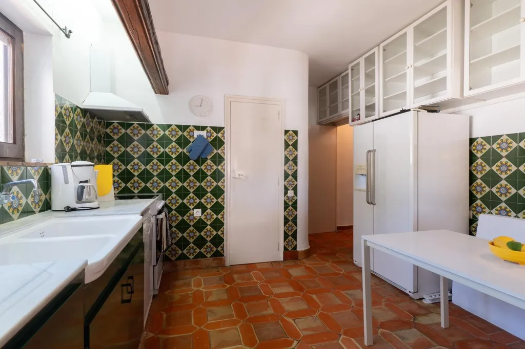 Cuisine - Mediterranean Villa with Pool in Pla del Mar