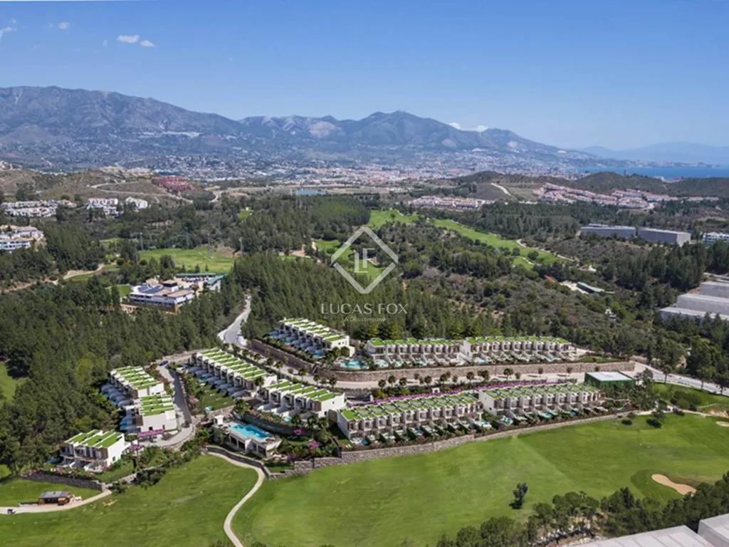 Aed - Luxury Villa with Golf Club Access in Málaga