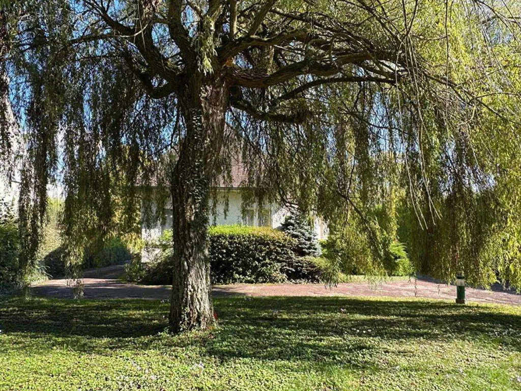 Aed - Spacious House with Pool in Amilly