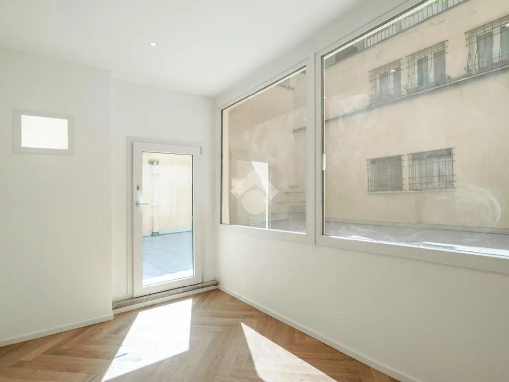 Pièces - Quadrilocale with Terrace in Brescia Centre