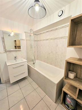 Bathrooms - Studio Apartment with City Centre Location