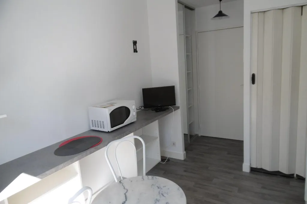 Bureau - Studio Meublé avec Ascenseur à Poitiers